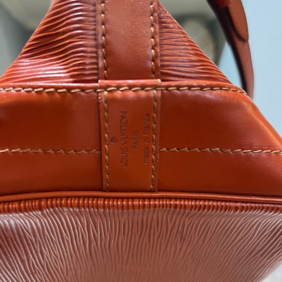 SOLD 🍂Louis Vuitton 🍂 Authenticated Vintage 1991 Epi Noe GM Brown Drawstring Bag - Picture 9 of 15